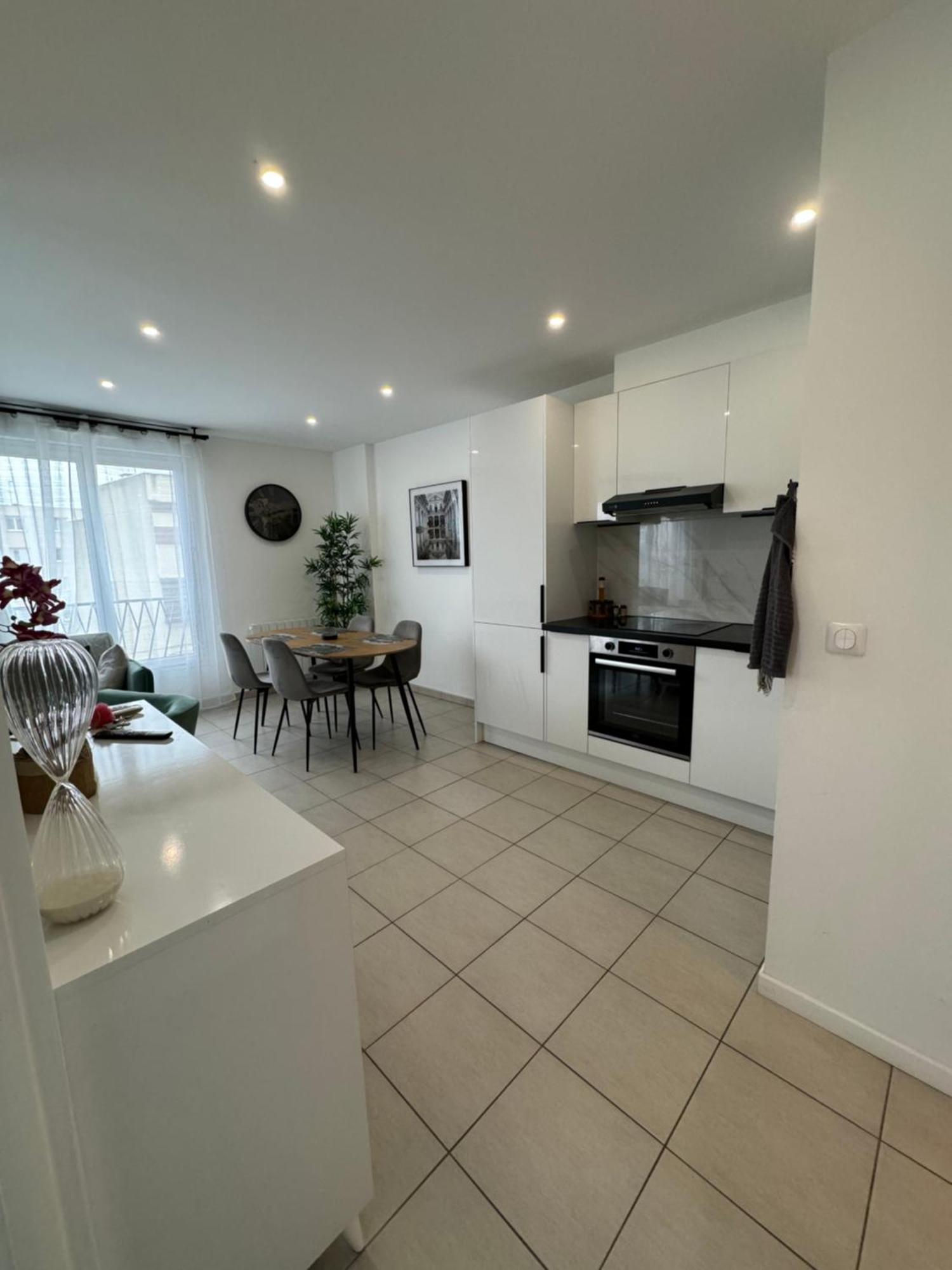 Appartement 2 Chambre Drancy Eksteriør billede